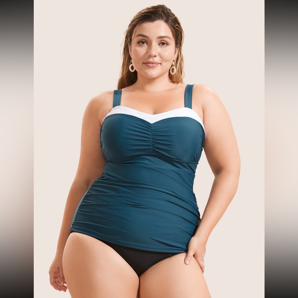 BloomChic Tankini with Bike Short, 3x, EUC, Teal/White Trim Top, Black Bottom